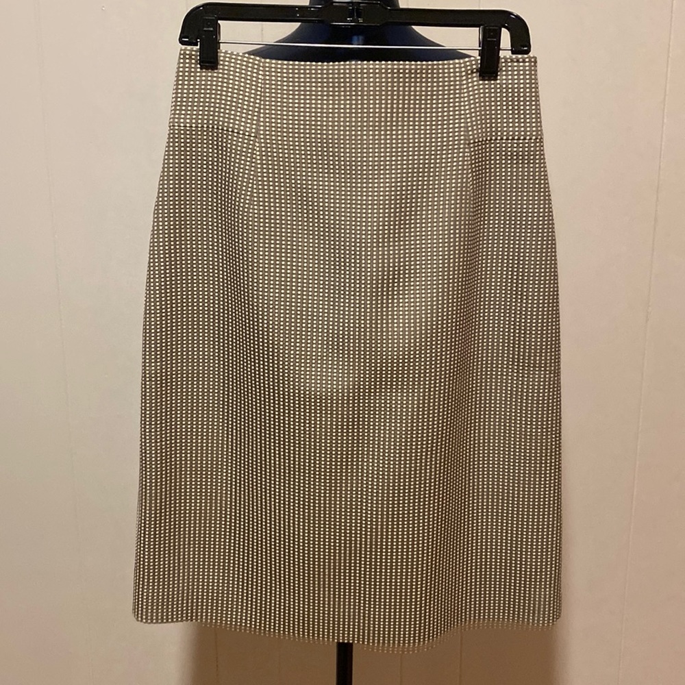 Akris Punto pencil skirt, size 10, like new